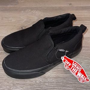 BRAND NEW Unisex Kids/ Youths Black Vans Slip-Ons